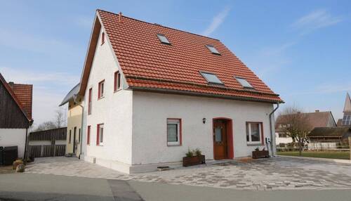 Ansicht - 9 Zimmer Einfamilienhaus zum Kaufen in Bad Wünnenberg