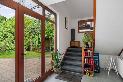 Eingang mit Windfang (11,34 m²) - Einfamilienhaus mit 231,60 m&sup2; in Bremen zum Kaufen
