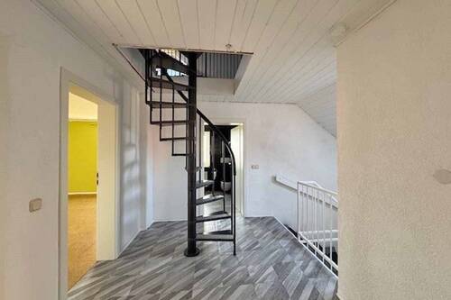 Treppenaufgang DG zum Studio - 