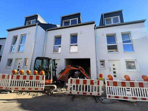 Bild 3 - 6 Zimmer Reihenmittelhaus in Köln