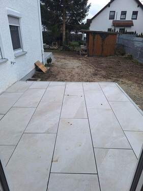 Terrasse mit Gartenanteil - 