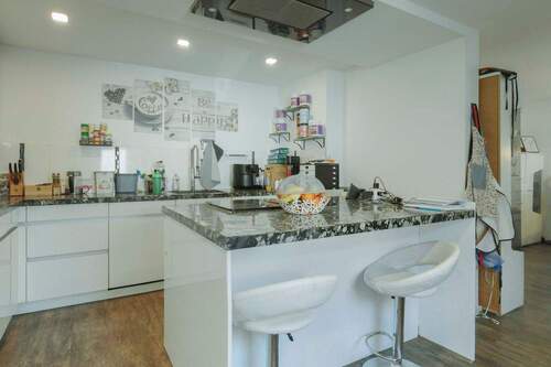 Küche - Platz für die ganze Familie - Mehrgenerationenhaus mit Büro-Einliegerwohnung in Magstadt