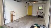 Garage mit Zugang zum Garten - 