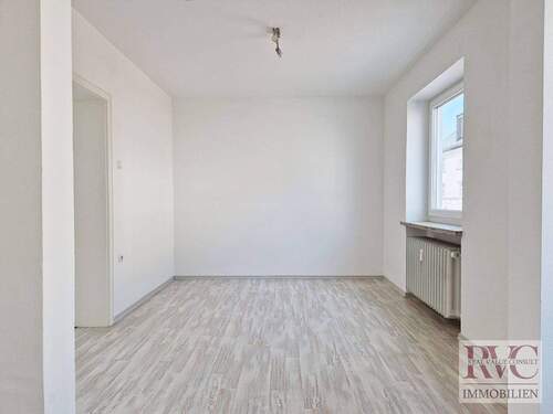 Wohn- Essbereich - Büro - 4 Zimmer Etagenwohnung in Freilassing