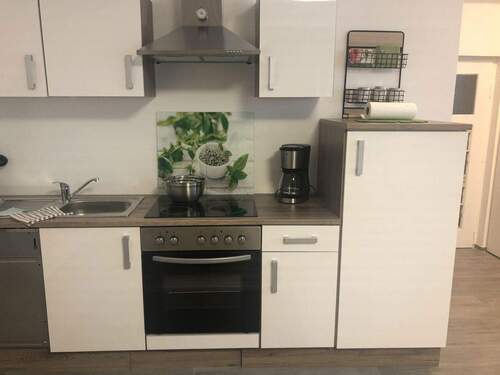 EG Einbauküche - 1 Zimmer Einfamilienhaus in Kleinwallstadt