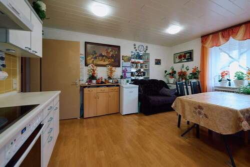 Küche mit Einbauküche mit Essbereich - 