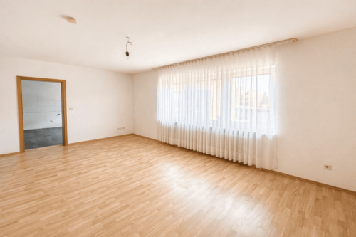 Geräumiges Wohnzimmer 1. OG - MFH - 1 Zimmer Mehrfamilienhaus, Wohnhaus in Mönchengladbach