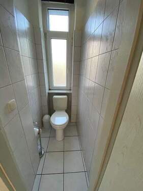 WC mit Fenster - 