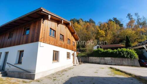 Ansicht von vorne, Fertigstellung visualisiert (KI) - 5 Zimmer Bauernhaus, Landhaus zum Kaufen in Winzer