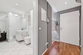 Badezimmer und Diele - 