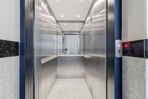 Personenaufzug - 2 Zimmer Etagenwohnung in Neubiberg