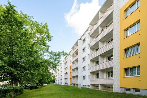 Hausansicht - Schicke kleine Wohnung sucht Nachmieter.- Perfekt für Senioren!
