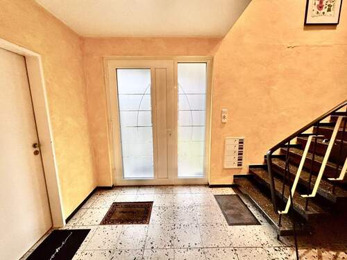 Eingangsbereich - Haustür - 