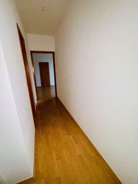 Flur - 2 Zimmer Etagenwohnung in Dessau-Roßlau