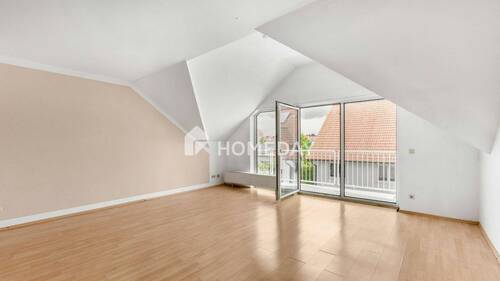 Wohnzimmer 1 - Sofort bezugsfrei: 2-Zimmer-Wohnung mit Balkon und Tiefgaragenstellplatz