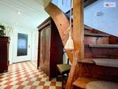 Flur mit Treppenaufgang EG - 