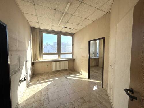 Zugang Labor-, und Lagerbereich - 