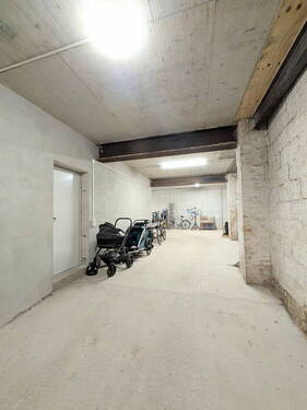 Garage - 