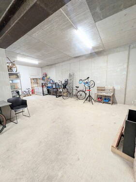 Garage - 