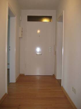 Flur_2_vormals.JPG - 3 Zimmer Etagenwohnung in Braunschweig