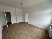 Wohnzimmer - 2 Zimmer Etagenwohnung zur Miete in Magdeburg