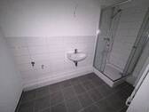 Bad mit Dusche - 