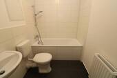 Bad mit Wanne - 4 Zimmer Etagenwohnung zur Miete in Freiberg