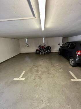 Tiefgaragenstellplatz - 