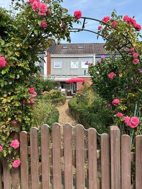 Gartentor zur Straße.JPG - Gepflegtes Reihenhaus zum Verlieben!