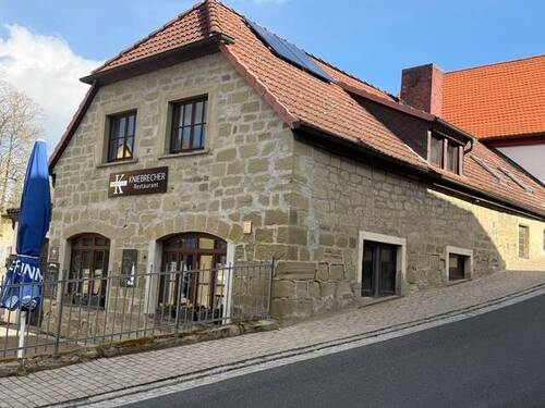 Seitenansicht - Hotel, Pension, Gasthof in Castell