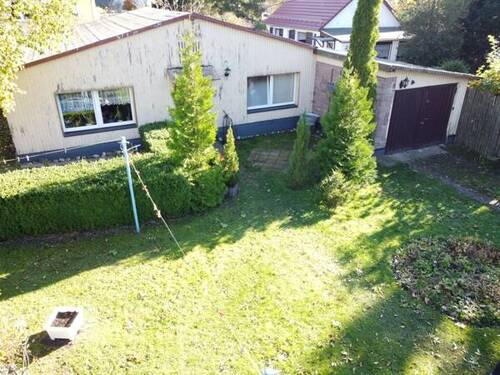 Bungalow Garten - Bungalow mit Garage und Werkstatt in Friedrichsbrunn