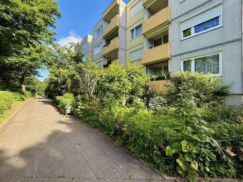 Hausansicht vorne - 3 Zimmer Etagenwohnung zum Kaufen in Kiel
