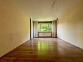 Wohnzimmer mit Balkon - 