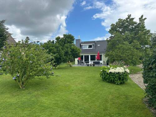 Ansicht aus dem Garten - 