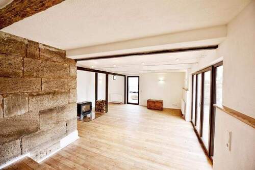 Wohnzimmer - 6 Zimmer Einfamilienhaus zum Kaufen in Möhrendorf