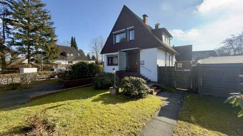 Hausansicht - Grundstück zum Kaufen in Hamburg / Poppenbüttel