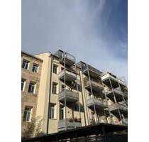 HELLE ZWEIZIMMER DG-WOHNUNG - BALKON - PARKETT - EINBAUKÜCHE - ERBBAURECHT - VERMIETET - Fürth Innenstadt