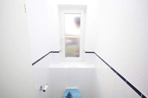 Gäste WC mit Fenster - 