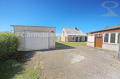 Garage und Nebengelass - 