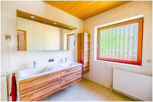 Badezimmer im Erdgeschoss - 