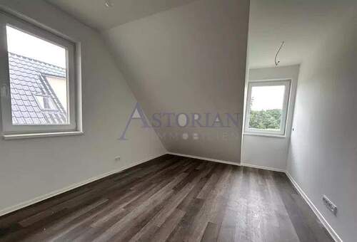 Dachgeschoss Zimmer 2 - Doppelhaushälfte mit 136,00 m&sup2; in Havelberg zum Kaufen
