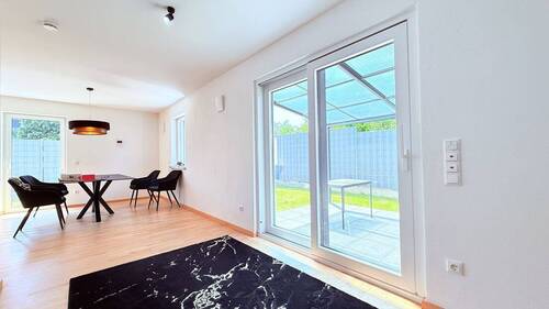 Zugang Terrasse und Essbereich - 