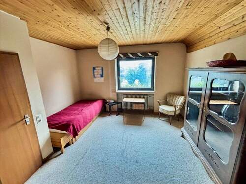 Kinderzimmer/Büro - 