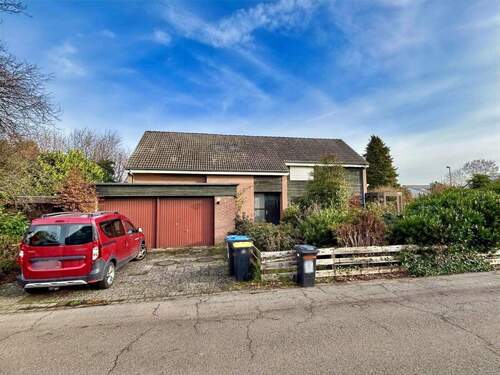 Doppelgarage - 7 Zimmer Einfamilienhaus in Burgwedel