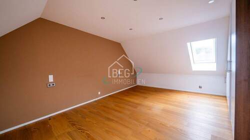 Schlafzimmer OG - Einfamilienhaus mit 122,10 m&sup2; in Schwäbisch Hall zum Kaufen