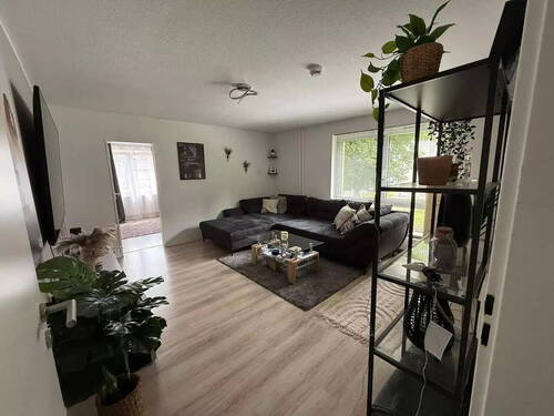 Wohnzimmer 2 - 3 Zimmer Etagenwohnung zum Kaufen in Hessisch Lichtenau