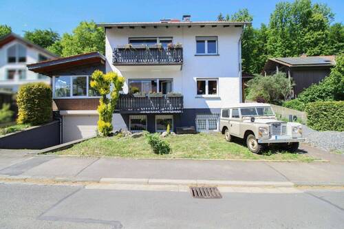 Straßenansicht Hausfront - 