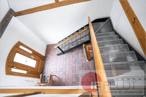Treppe ins Dachgeschoss - 