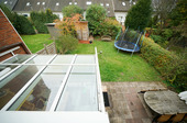 Blick vom Balkon in den Garten - 