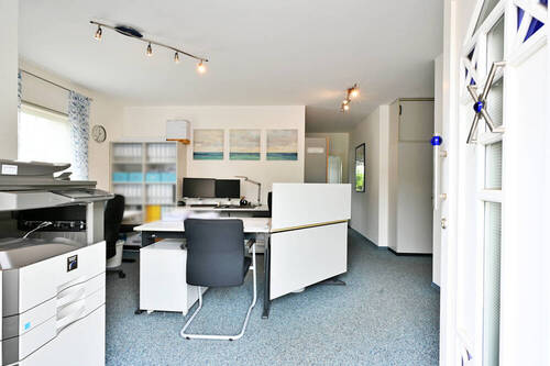 Büro 1 - 